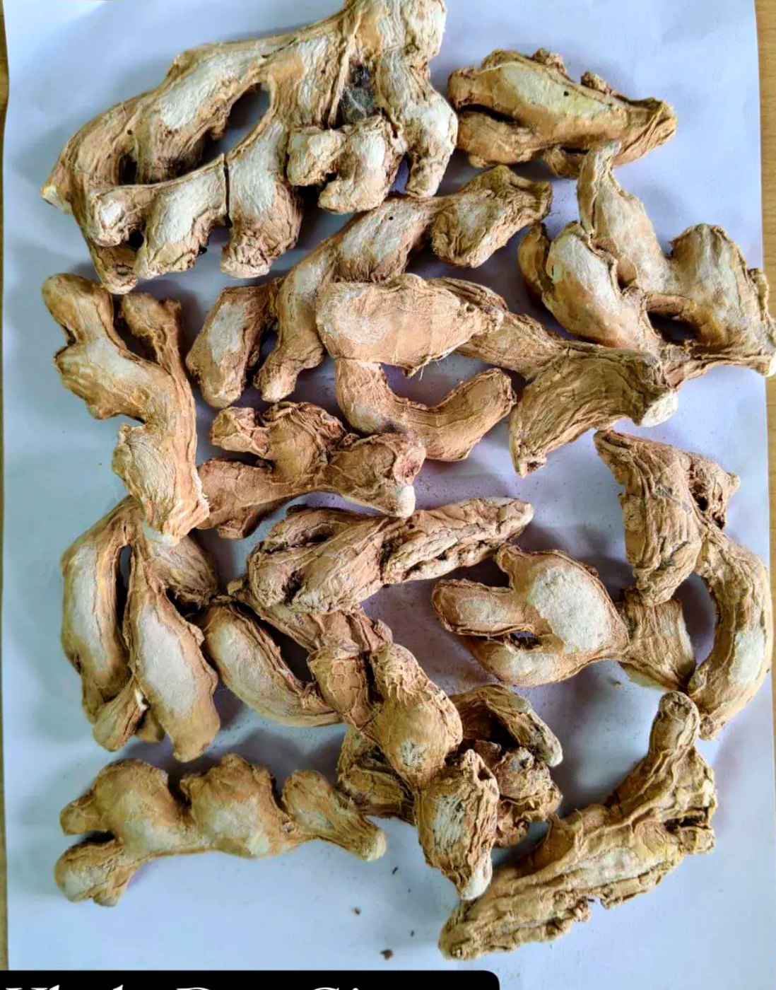 Whole dry ginger - sorted, graded rhizomes Whole dry ginger rhizomes sorted and graded for bulk export